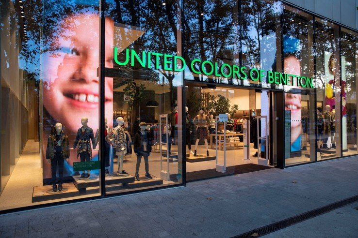 La-marca-ha-instalado-diferentes-paneles-LED--pantallas-LCD-y-video-walls-1 La-marca-ha-instalado-diferentes-paneles-LED--pantallas-LCD-y-video-walls-1